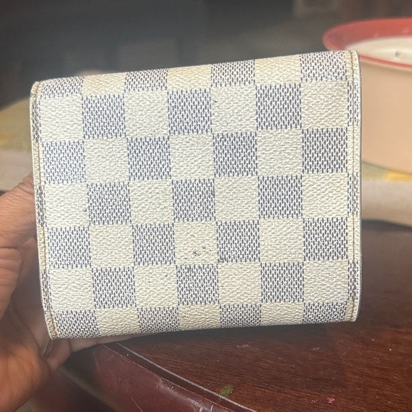 Louis Vuitton Cream and Brown Checkered Wallet - Picture 9 of 13